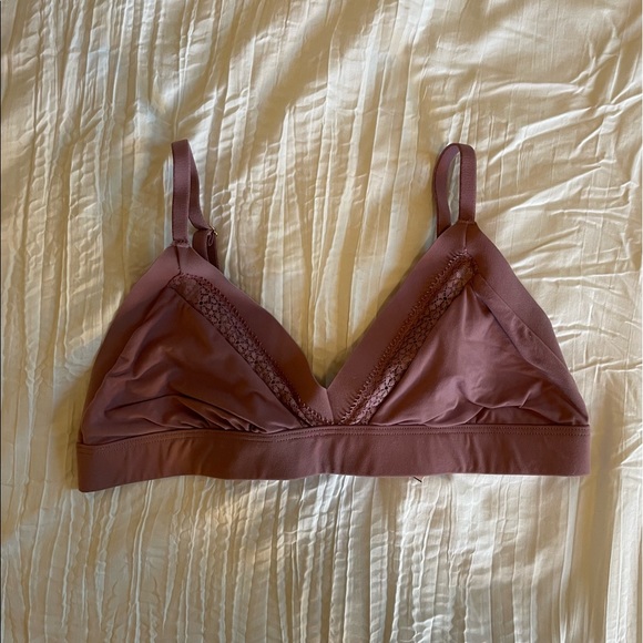 VS Buttery Soft Bralette - Picture 1 of 5